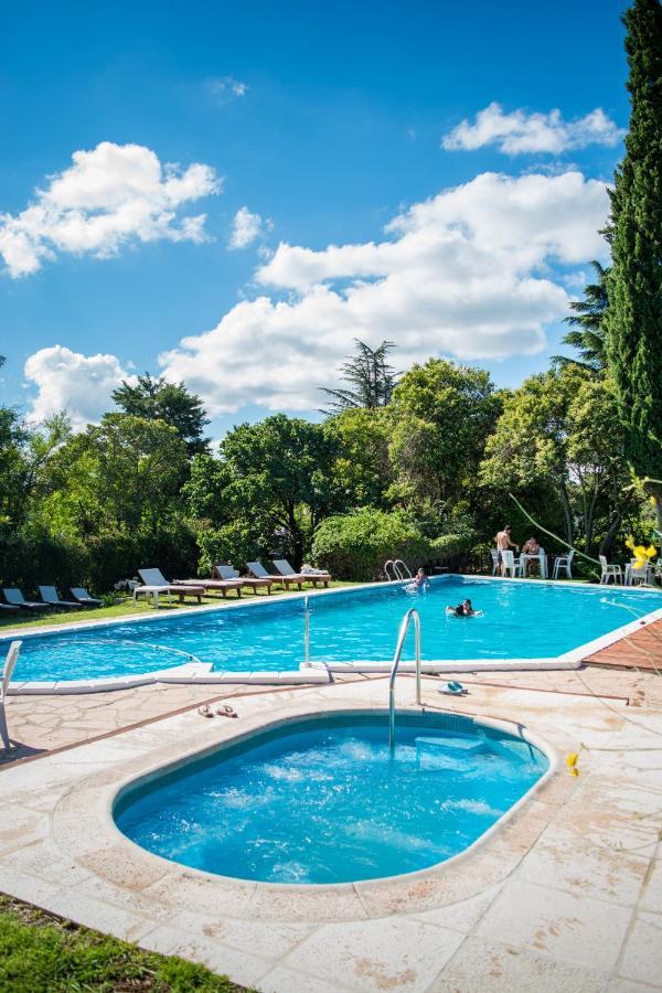 L' Hirondelle (adults Only) 3*