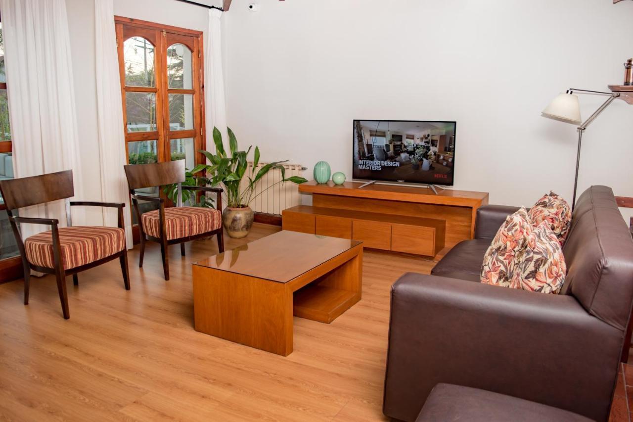 L' Hirondelle (adults Only) 3*